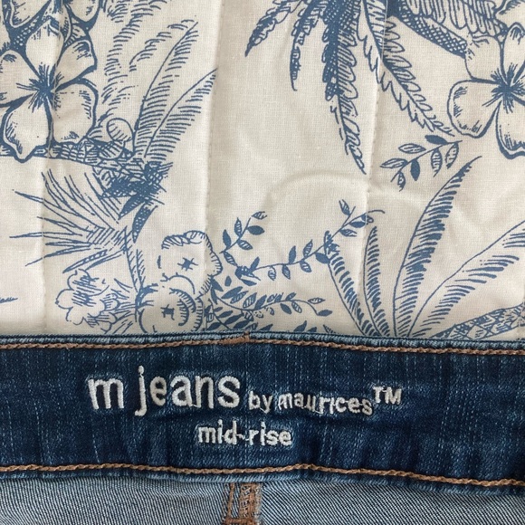 M jeans by Maurice’s Mid-Rise Bootcut Jeans. Size 18 Long - Picture 9 of 9